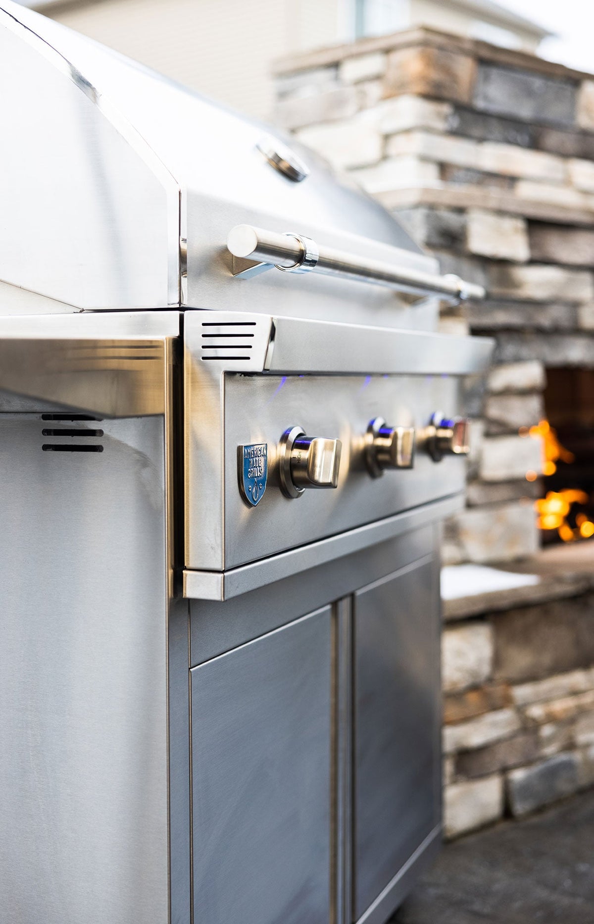 American Made Grills Atlas Grill Cart - official product image 4